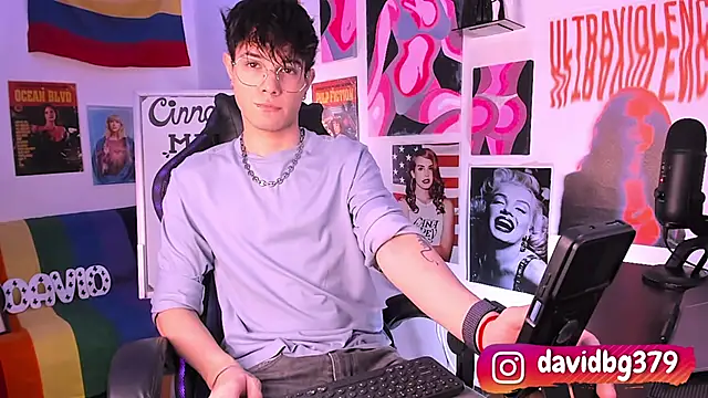 Snapshot of cinnamon_boyxxx chatting on 6, 3, 2025 cinnamon boyxxx online show from 6, 3, 2025