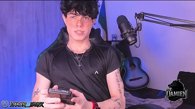 Snapshot of cinnamon_boyxxx chatting on 29, 9, 2025 cinnamon boyxxx online show from 29, 9, 2025