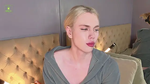 DanielPaige  online show from 22, 1, 2025