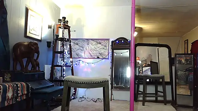 Genevieve143 online show from 14, 10, 2025