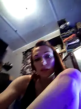 Genevieve143 online show from 9, 11, 2025