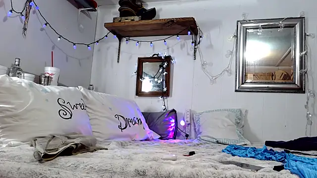 Genevieve143 online show from 8, 1, 2026