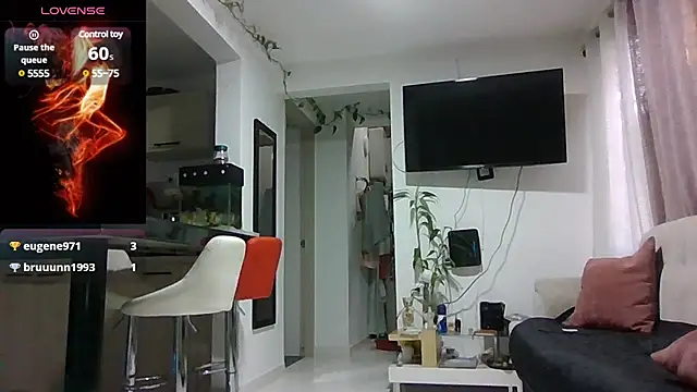 saramartinez1000 online show from 13, 2, 2025