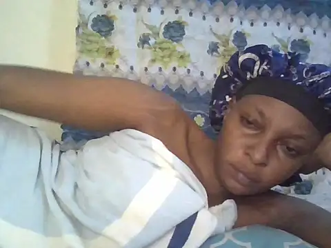 Midnight Clique  online show from 2, 11, 2025