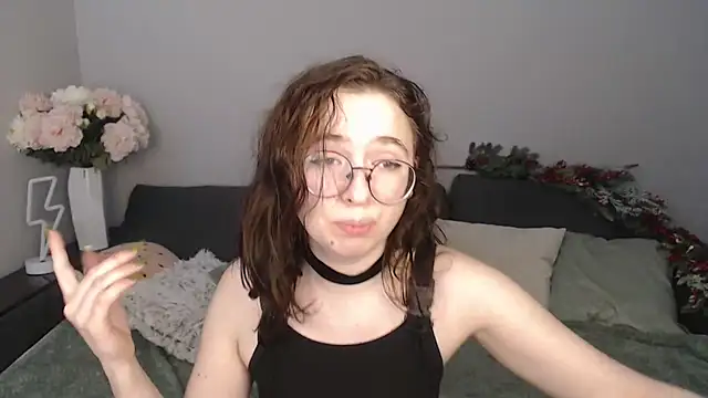 Mini Diva online show from 10, 1, 2025