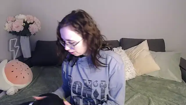 Mini Diva online show from 24, 1, 2025