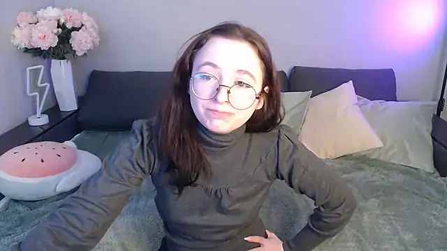 Mini Diva online show from 11, 2, 2025