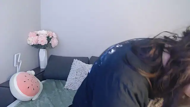 Mini Diva online show from 18, 3, 2025