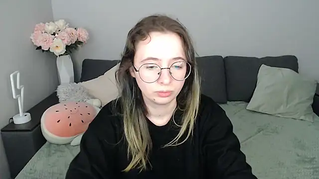 Mini Diva online show from 19, 10, 2025