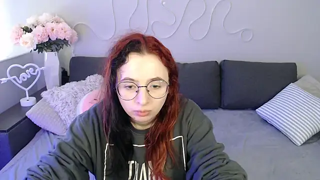 Mini Diva online show from 21, 11, 2025