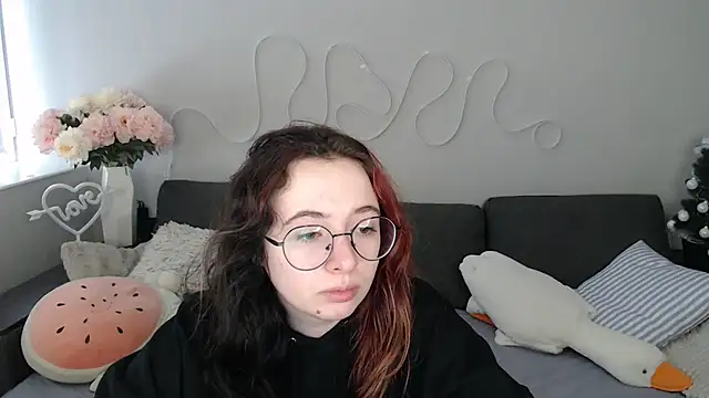 Mini Diva online show from 23, 2, 2026