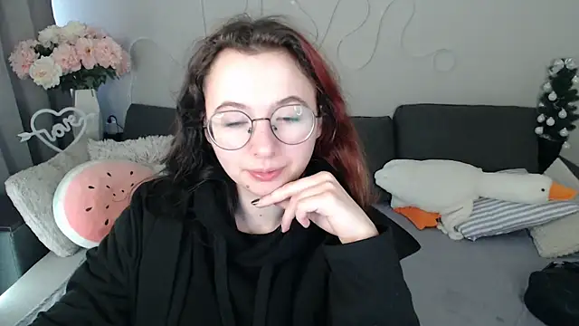 Mini Diva online show from 10, 4, 2026