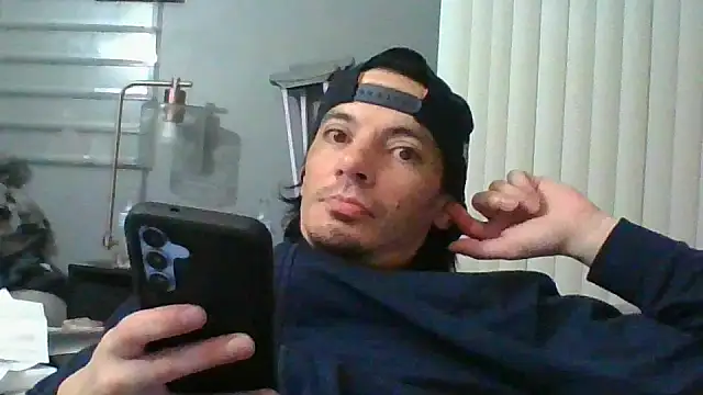 Snapshot of gifted723 chatting on 30, 11, 2025 gifted723 online show from 30, 11, 2025