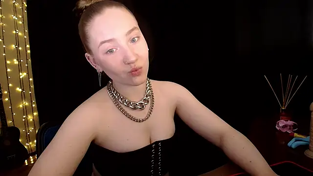 Snapshot of SindiWatsoon chatting on 19, 5, 2026 SindiWatsoon online show from 19, 5, 2026