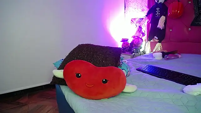 luly pink online show from 25, 10, 2025