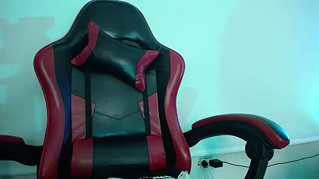 luly pink online show from 7, 11, 2025