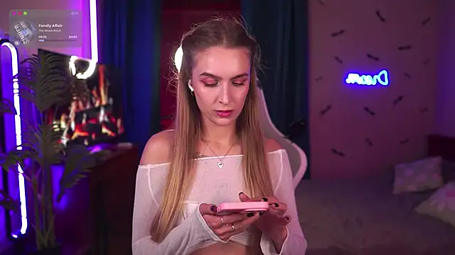 Kamila icee online show from 25, 10, 2025