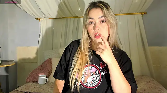 Snapshot of AnnaVictoria__ chatting on 24, 2, 2025 AnnaVictoria online show from 24, 2, 2025
