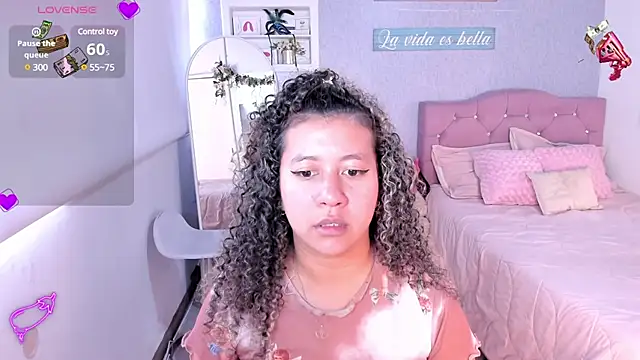 Snapshot of Kenia_tompson01 chatting on 28, 2, 2025 Kenia tompson01 online show from 28, 2, 2025