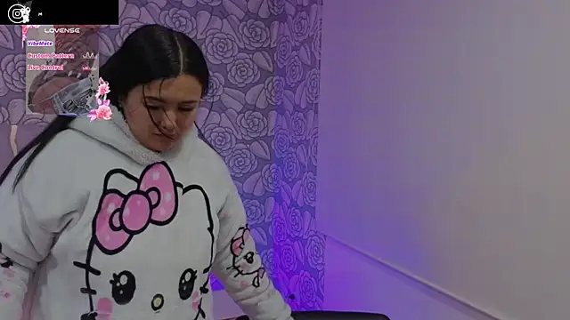 Snapshot of Mellani_tay chatting on 9, 10, 2025 Mellani tay online show from 9, 10, 2025