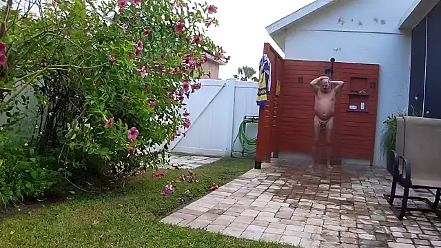 Snapshot of theclubist111 chatting on 22, 10, 2025 theclubist111 online show from 22, 10, 2025