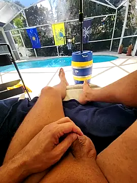 Snapshot of theclubist111 chatting on 28, 10, 2025 theclubist111 online show from 28, 10, 2025