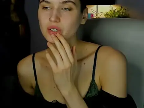 sarah perfect online show from 9, 11, 2025