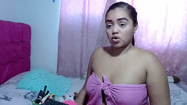 Snapshot of kiara_milf_ chatting on 25, 9, 2025 kiara milf online show from 25, 9, 2025