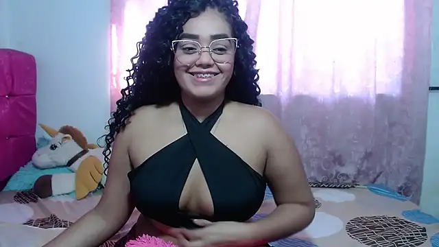 Snapshot of kiara_milf_ chatting on 14, 10, 2025 kiara milf online show from 14, 10, 2025