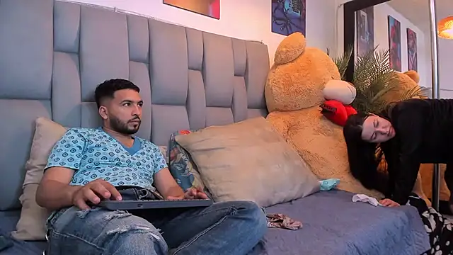 Idara and Edahi01 online show from 6, 3, 2025