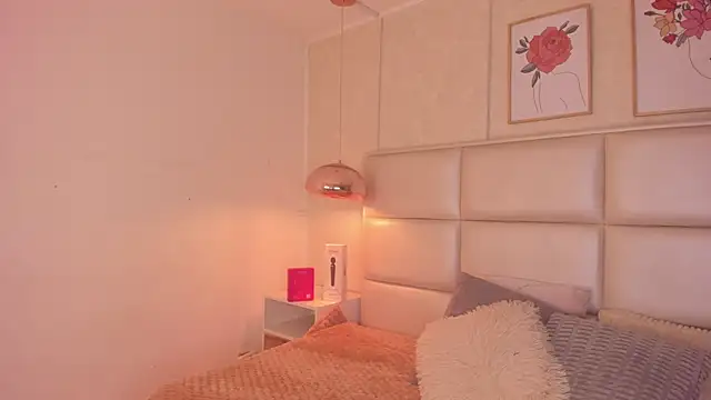 Aily Yozuko online show from 12, 4, 2026