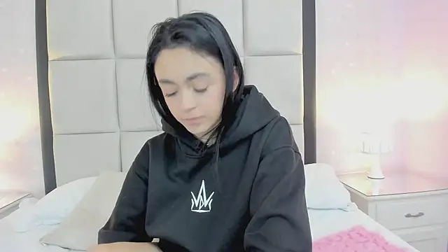 Snapshot of HannaClarrk_ chatting on 23, 1, 2025 HannaClarrk online show from 23, 1, 2025