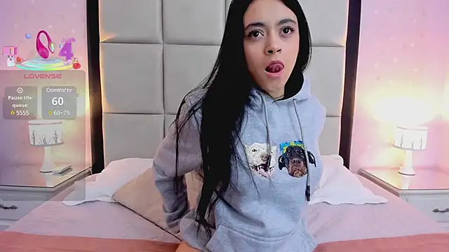 Snapshot of HannaClarrk_ chatting on 5, 3, 2025 HannaClarrk online show from 5, 3, 2025