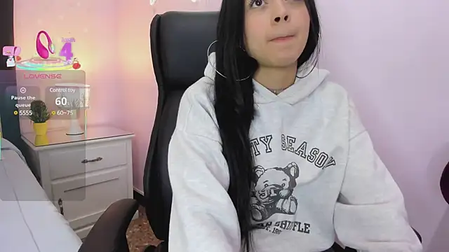 Snapshot of HannaClarrk_ chatting on 12, 3, 2025 HannaClarrk online show from 12, 3, 2025