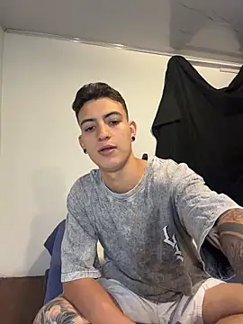 Snapshot of aliensexy chatting on 19, 5, 2026 aliensexy online show from 19, 5, 2026