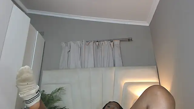 Snapshot of naughtyblackdolie chatting on 4, 10, 2025 naughtyblackdolie online show from 4, 10, 2025