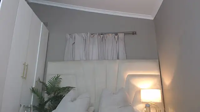 Snapshot of naughtyblackdolie chatting on 28, 11, 2025 naughtyblackdolie online show from 28, 11, 2025