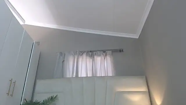 naughtyblackdolie online show from 26, 4, 2026