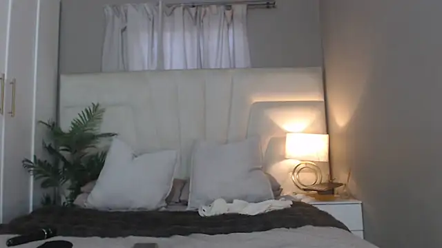 Snapshot of naughtyblackdolie chatting on 26, 6, 2026 naughtyblackdolie online show from 26, 6, 2026