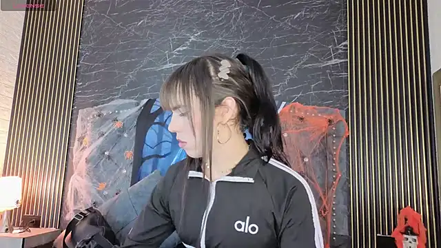 Snapshot of diosagolden chatting on 19, 10, 2025 diosagolden online show from 19, 10, 2025