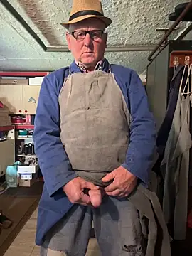 Snapshot of oldgayman chatting on 27, 9, 2025 oldgayman online show from 27, 9, 2025