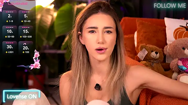 EmilyRaymont online show from 7, 11, 2025