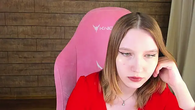 Snapshot of LiliLinn chatting on 5, 6, 2026 LiliLinn online show from 5, 6, 2026
