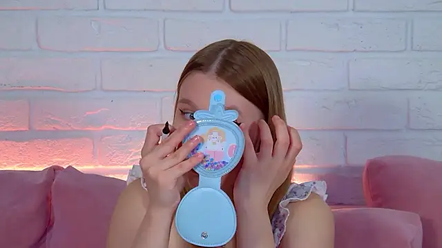Snapshot of LiliLinn chatting on 16, 6, 2026 LiliLinn online show from 16, 6, 2026