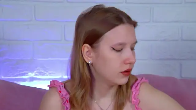 Snapshot of LiliLinn chatting on 20, 6, 2026 LiliLinn online show from 20, 6, 2026