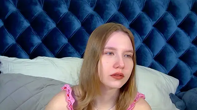 Snapshot of LiliLinn chatting on 13, 7, 2026 LiliLinn online show from 13, 7, 2026