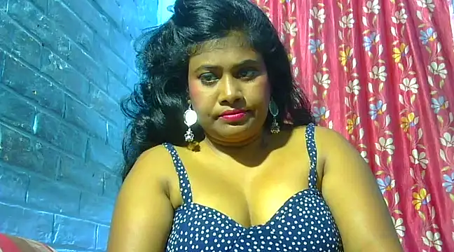 Snapshot of sexy_roma chatting on 1, 12, 2024 sexy roma online show from 1, 12, 2024