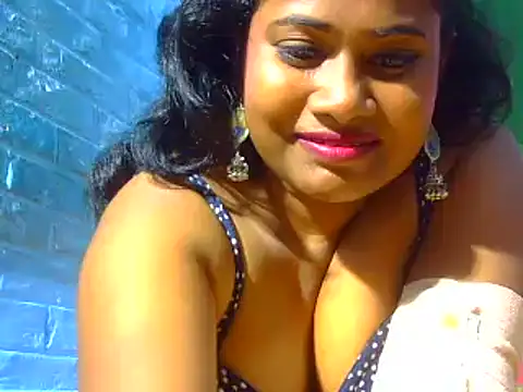 Snapshot of sexy_roma chatting on 16, 12, 2024 sexy roma online show from 16, 12, 2024