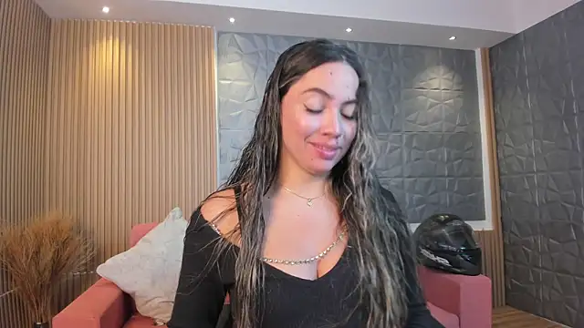 Snapshot of Alessia_Taylorr chatting on 7, 3, 2025 Alessia Taylorr online show from 7, 3, 2025
