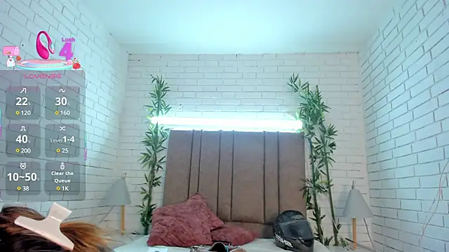 Snapshot of Alessia_Taylorr chatting on 8, 3, 2025 Alessia Taylorr online show from 8, 3, 2025